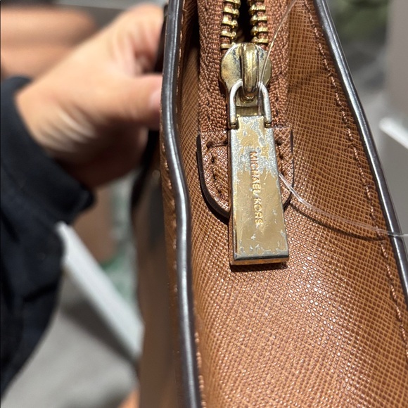 Michael Kors Brown Leather crossbody bag - Picture 9 of 10